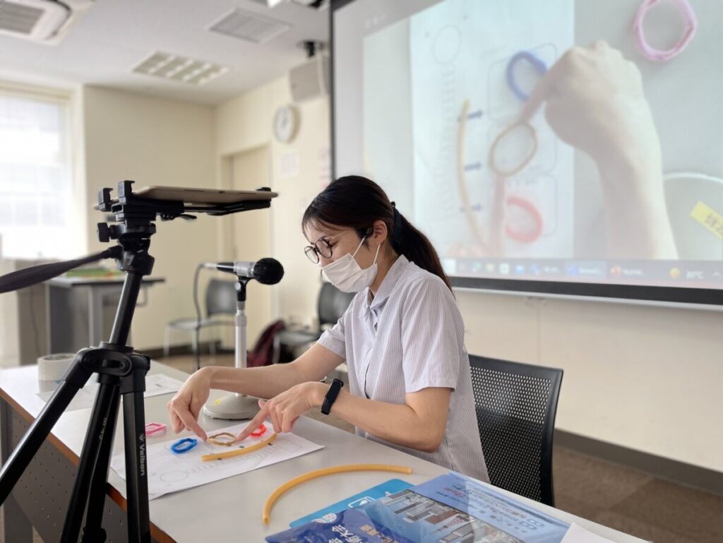 7/8(金)、卒業生による最先端3Dデジタル技術を導入した体幹装具製作方法の特別講義がありました。